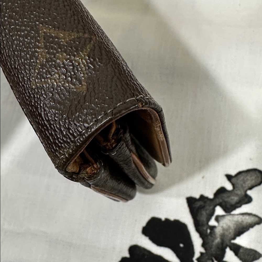 Louis Vuitton Brown Monogram Clutch - Picture 7 of 8
